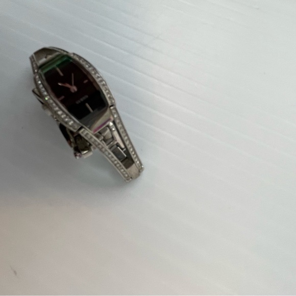 Guess silver colored chain link hardware **needs new battery - Picture 2 of 7